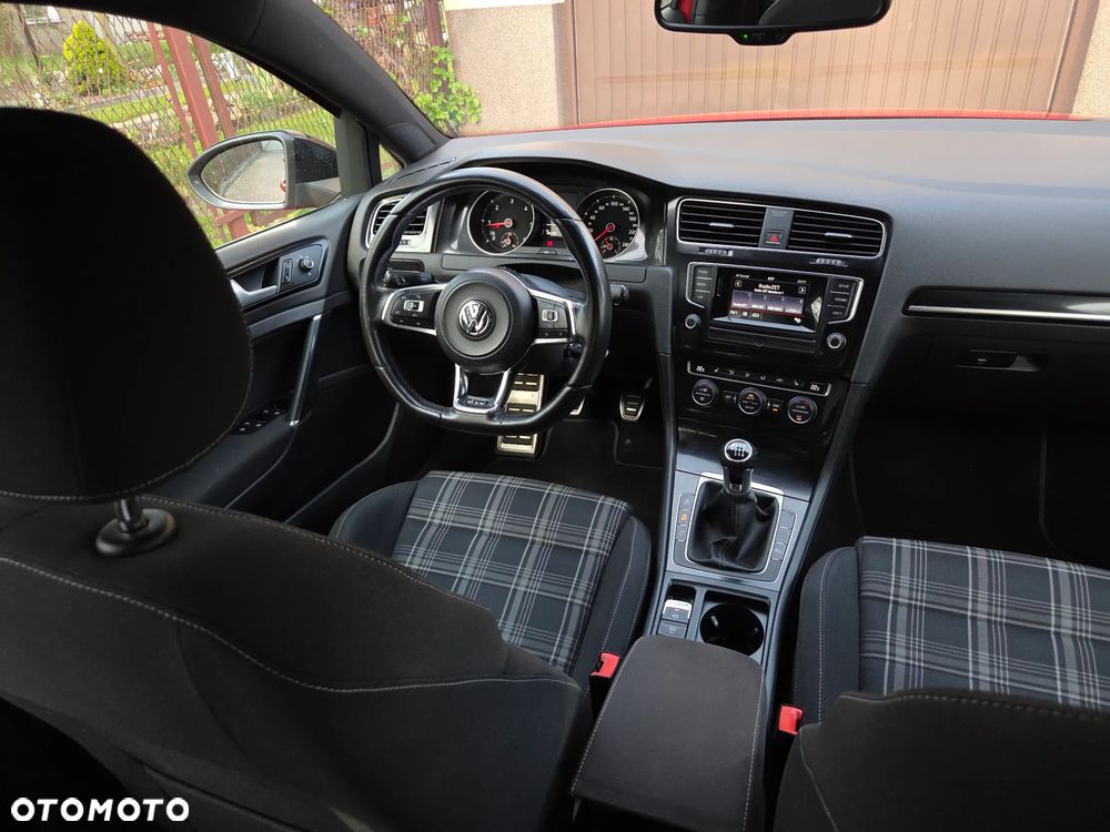 Volkswagen Golf 2.0 TDI BMT GTD - 22