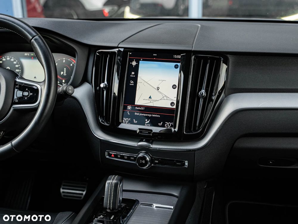 Volvo XC 60 B4 D AWD Plus Dark - 30