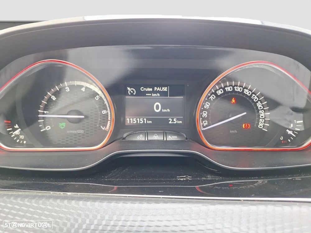 Peugeot 2008 1.2 PureTech GT Line - 6