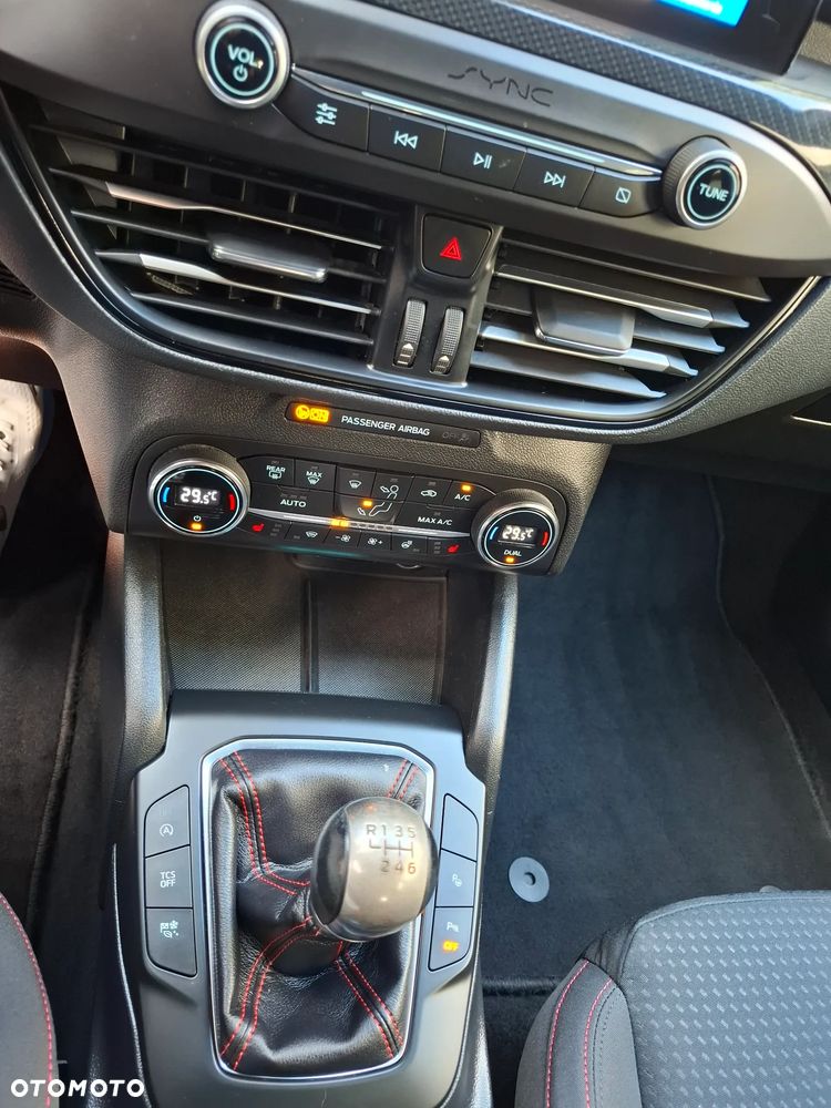 Ford Focus 2.0 EcoBlue STart-Stopp-System ST-LINE - 22