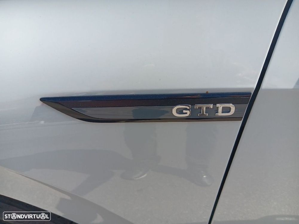 VW Golf 2.0 TDI GTD DSG - 35