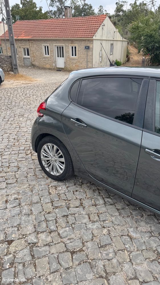Peugeot 208 1.2 PureTech Style - 15