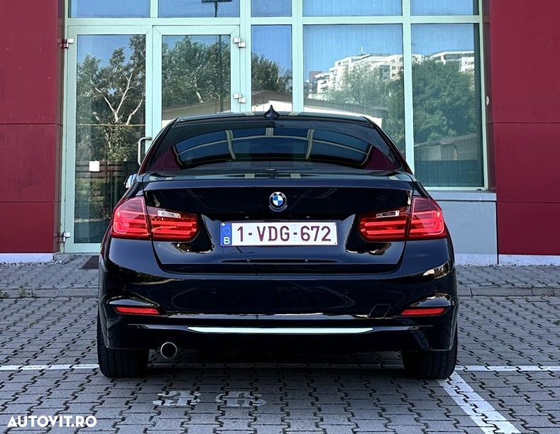BMW Seria 3 320d Aut. - 30