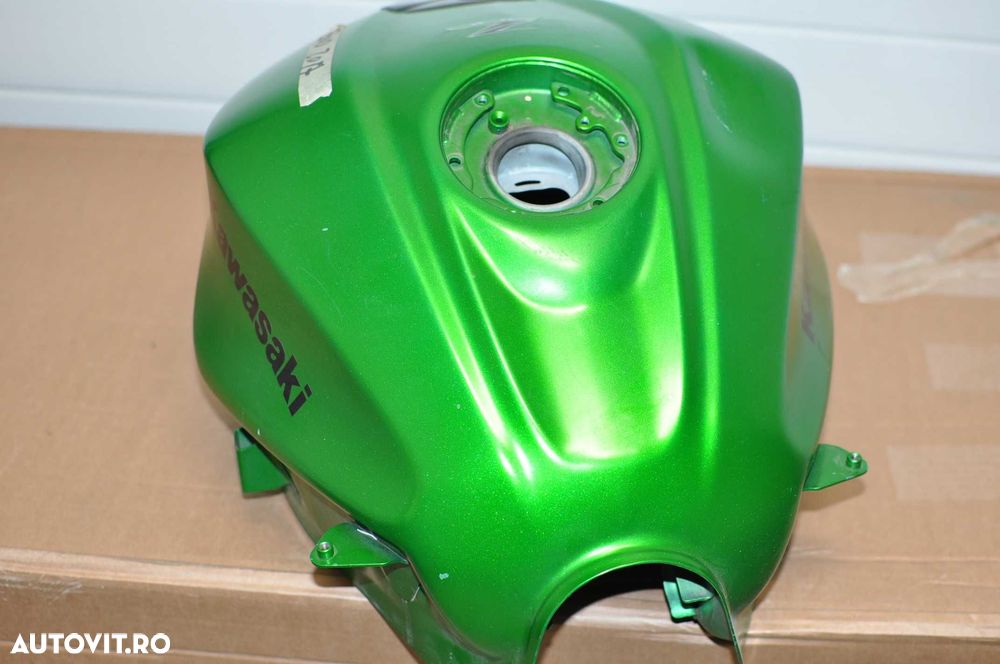 Rezervor Kawasaki Z300 /Suzuki GSXR250 17 - 3