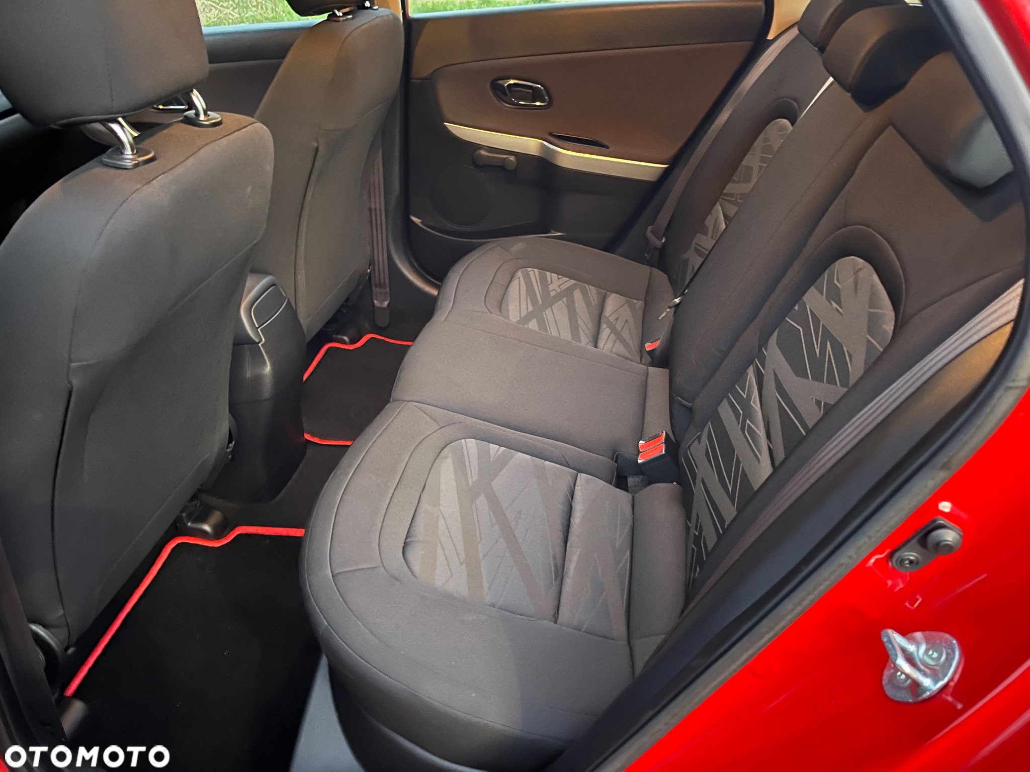 Kia Ceed 1.6 GDI SW Dream Team Edition - 17