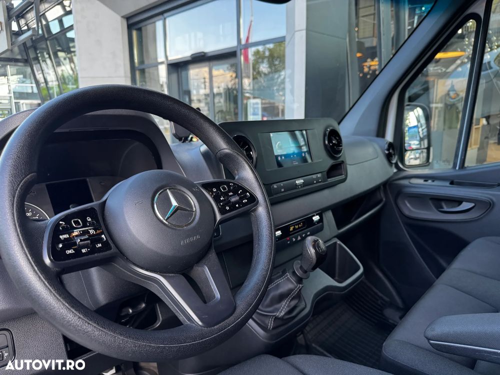 Mercedes-Benz Sprinter - 10