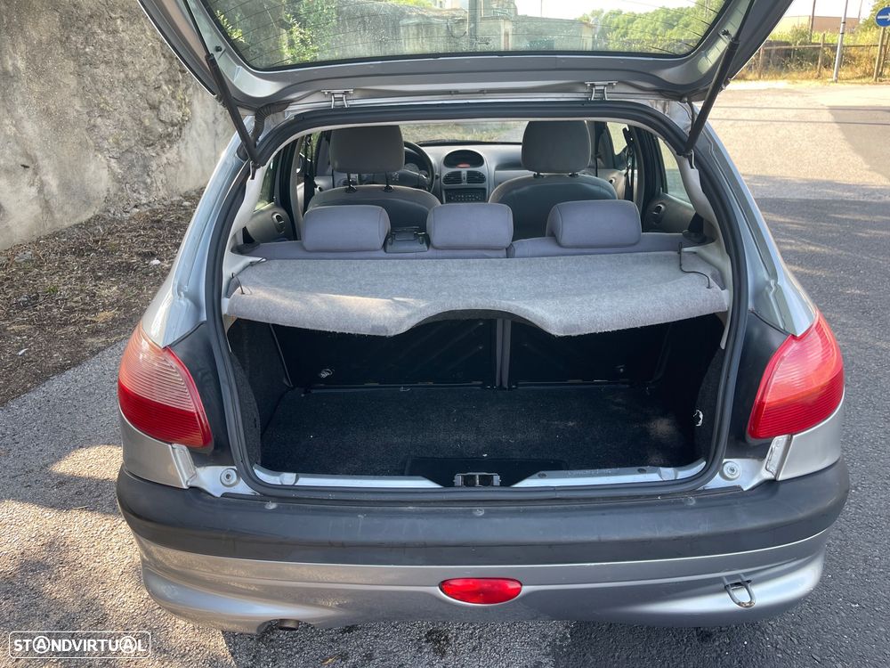 Peugeot 206 1.1 Color Line - 11