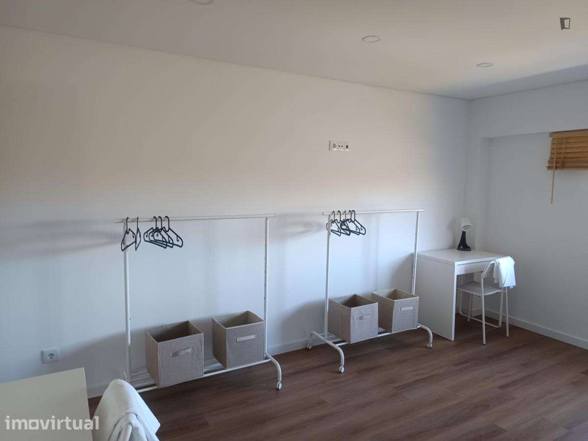 Quarto - localizado em Campanhã Porto - Grande imagem: 2/18