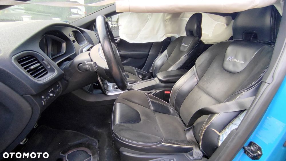 Volvo V40 D2 R-Design - 8