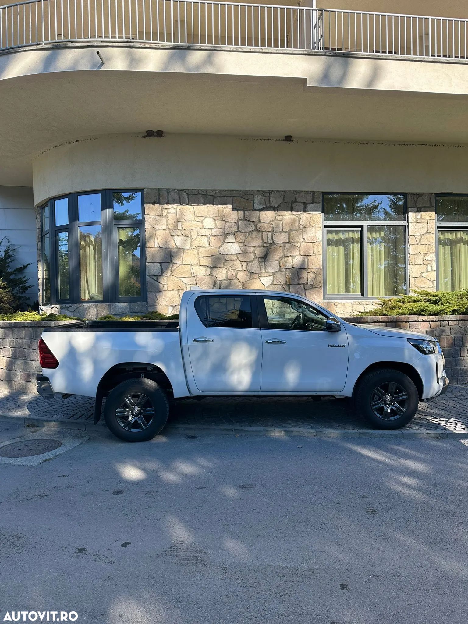 Toyota Hilux - 1