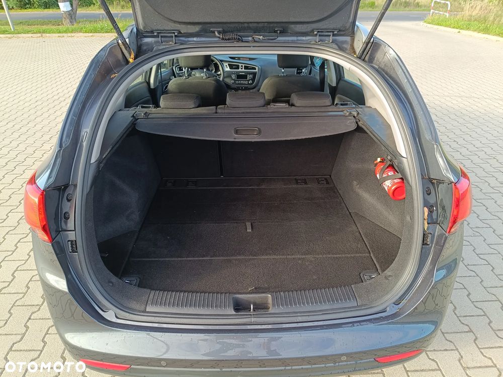 Kia Ceed - 10