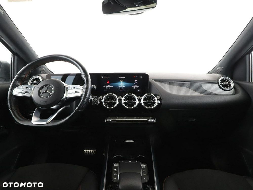 Mercedes-Benz Klasa B 180 d AMG Line 8G-DCT - 16