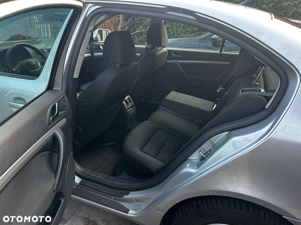 Skoda Octavia 1.4 TSI Ambiente - 11