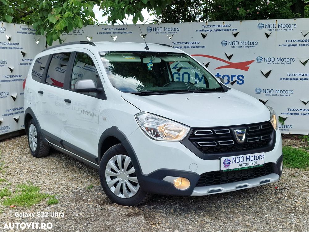 Dacia Lodgy TCe 115 Stepway Celebration - 8