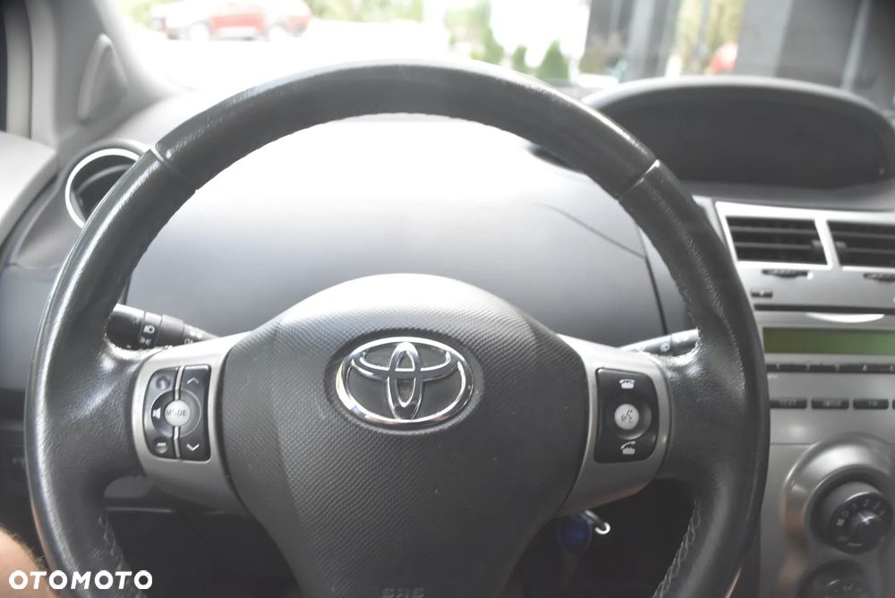 Toyota Yaris 1.33 VVT-i Life - 13