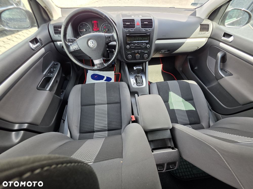Volkswagen Golf - 8