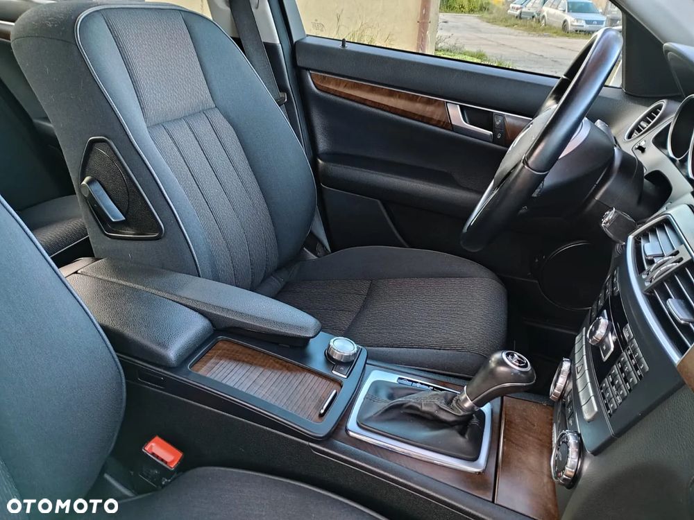 Mercedes-Benz Klasa C 200 T Kompressor Automatik Elegance - 19