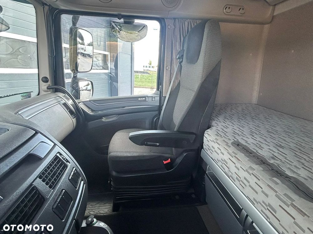 DAF XF 106.460 MEGA LOW DECK RAMA Pomoc drogowa laweta **cały na poduszkach** - 8