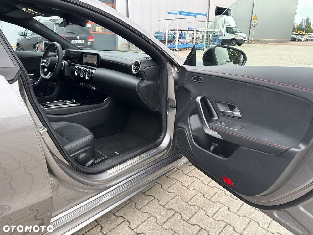 Mercedes-Benz CLA 200 mHEV AMG Line 7G-DCT - 19