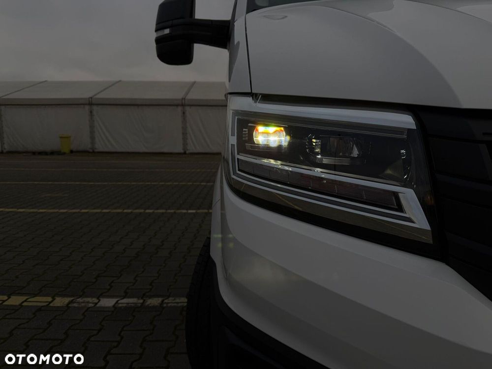 Volkswagen Crafter Crafter 35 Podwozie z pojedynczą kabiną silnik: 2,0 l EURO VI SCR 163 KM / skrzynia biegów: Przedni napęd automatyczna 8-biegowa rozstaw osi: 4490 mm - 21