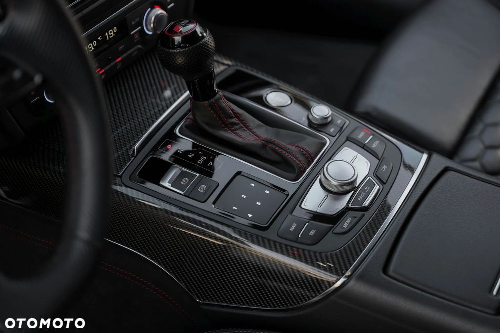Audi RS6 Standard - 22