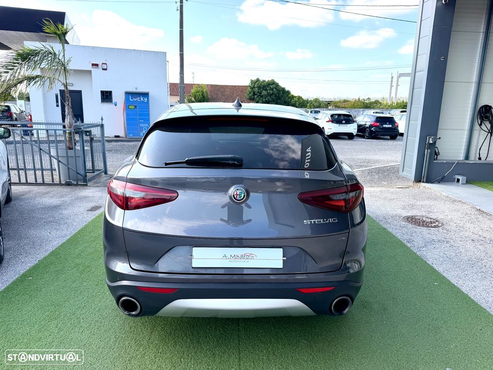 Alfa Romeo Stelvio 2.2 D Super AT8 - 8