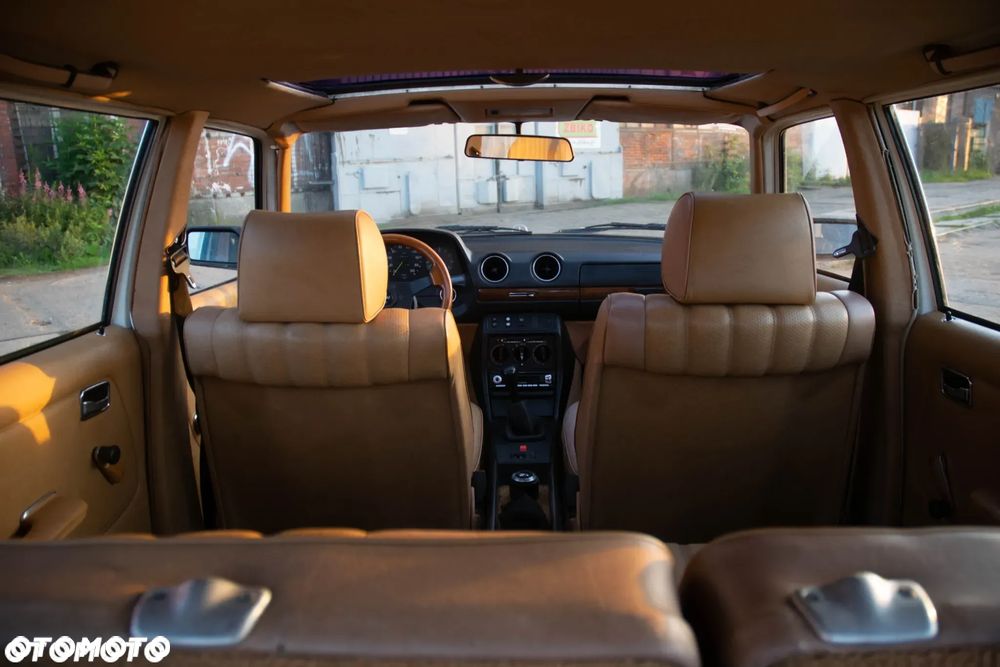 Mercedes-Benz W123 - 15