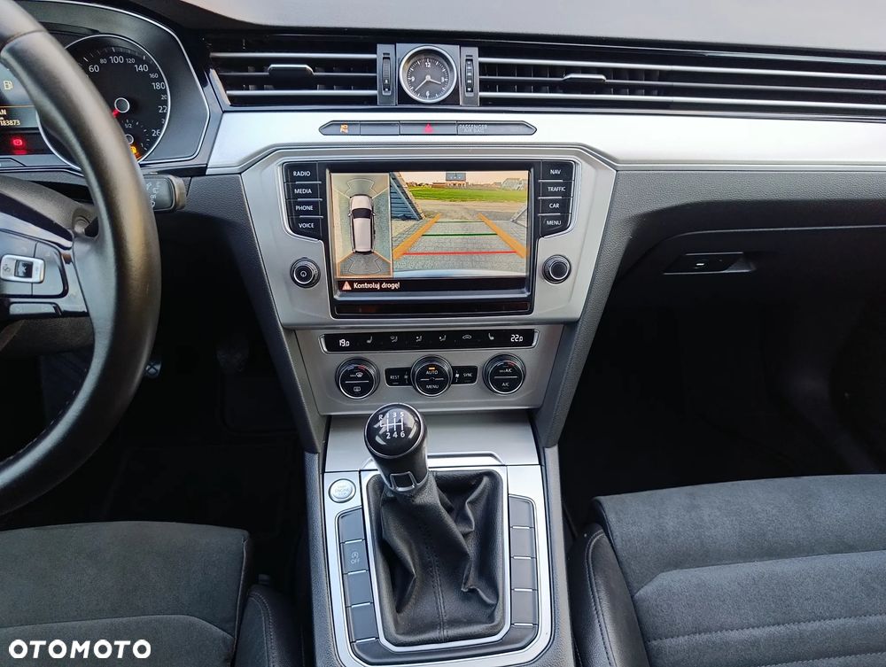 Volkswagen Passat 2.0 TDI (BlueMotion Technology) Comfortline - 11