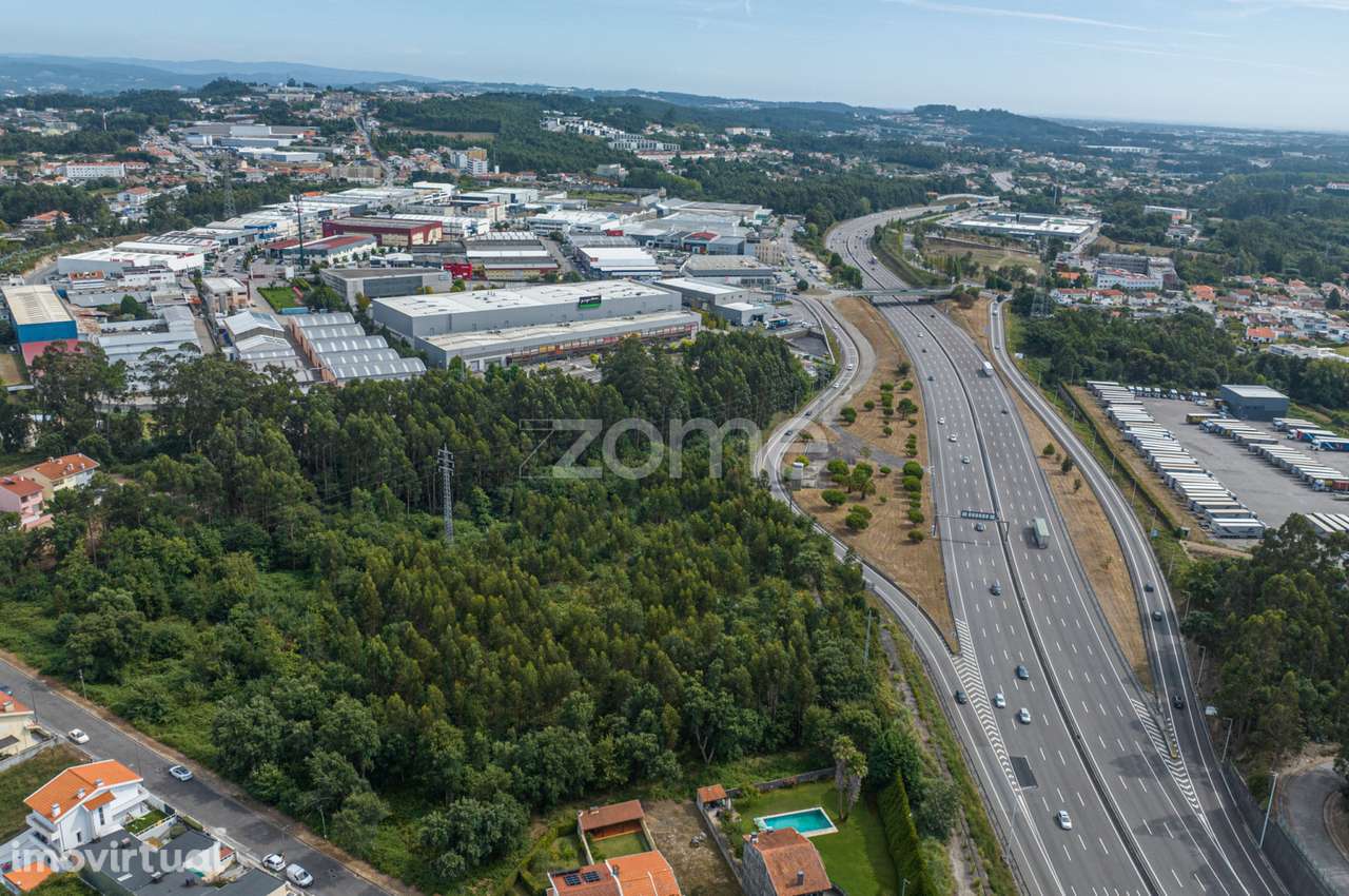Terreno Urbano com 6500 m2 - Grijó, V.N. Gaia - Grande imagem: 2/12