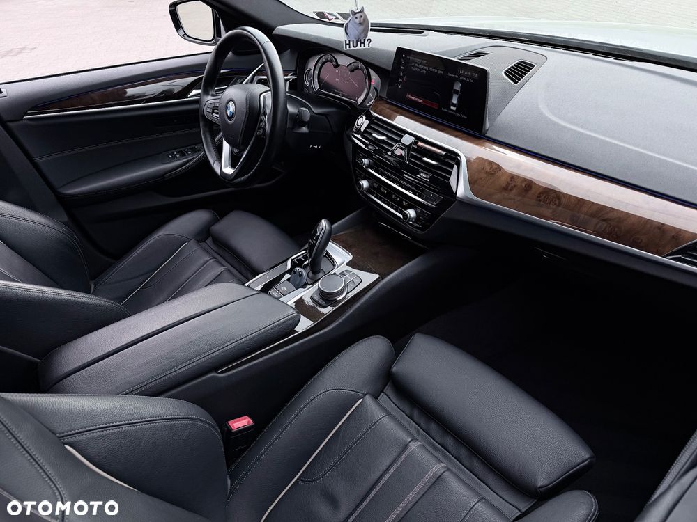 BMW Seria 5 530i xDrive Sport Line - 17