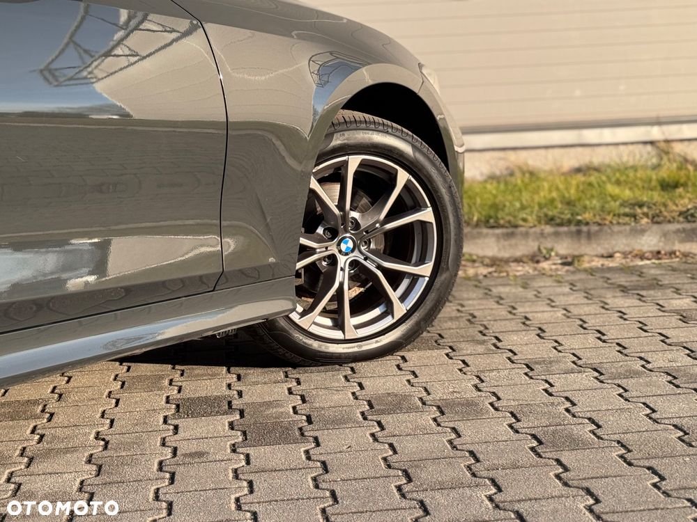 BMW Seria 3 318d Sport Line Shadow - 15