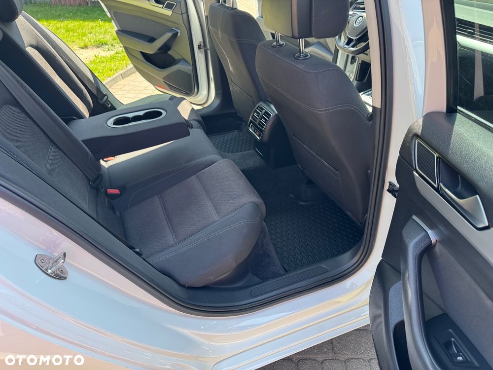 Volkswagen Passat 1.4 TSI BMT Comfortline - 20