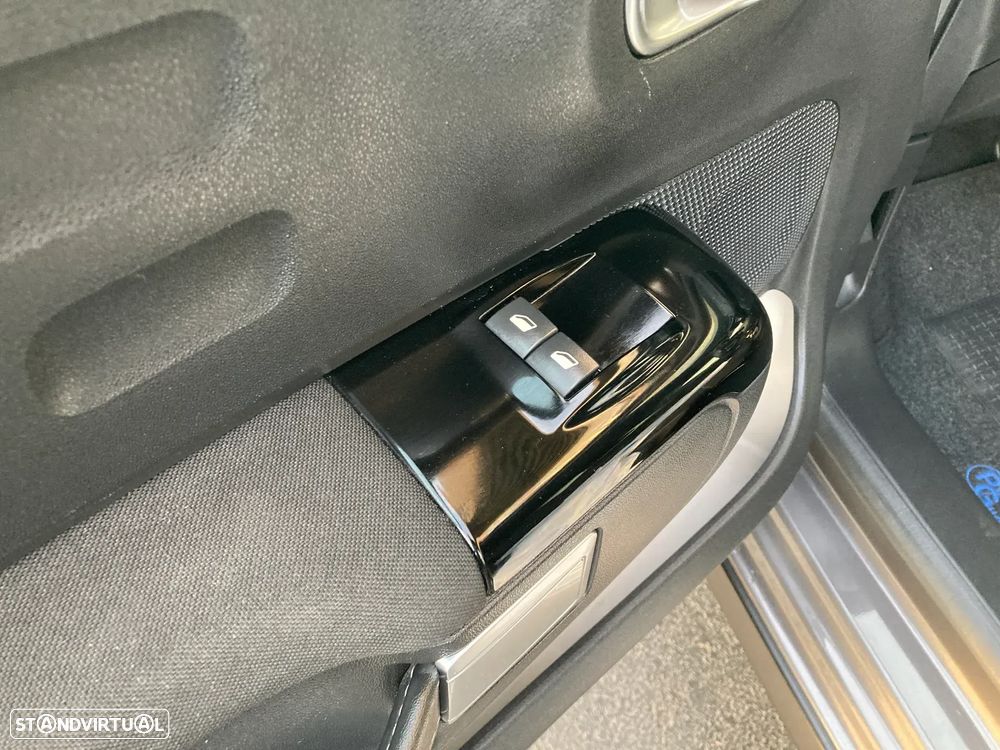 Citroën C3 1.2 PureTech Shine EAT6 - 26