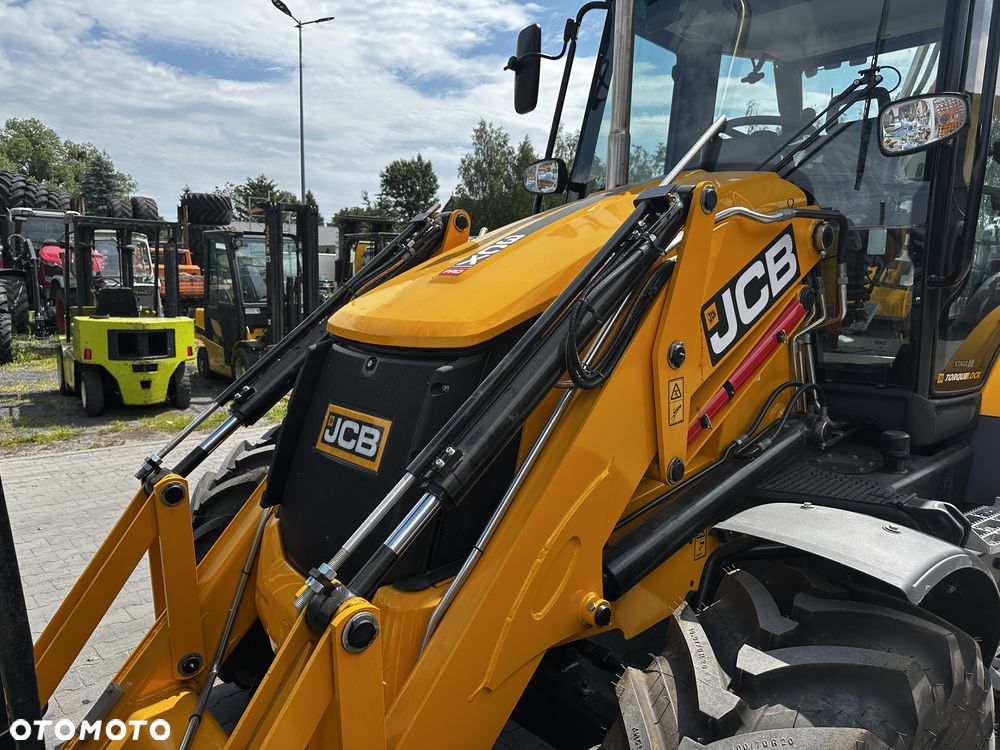 JCB 3CX PRO - 17