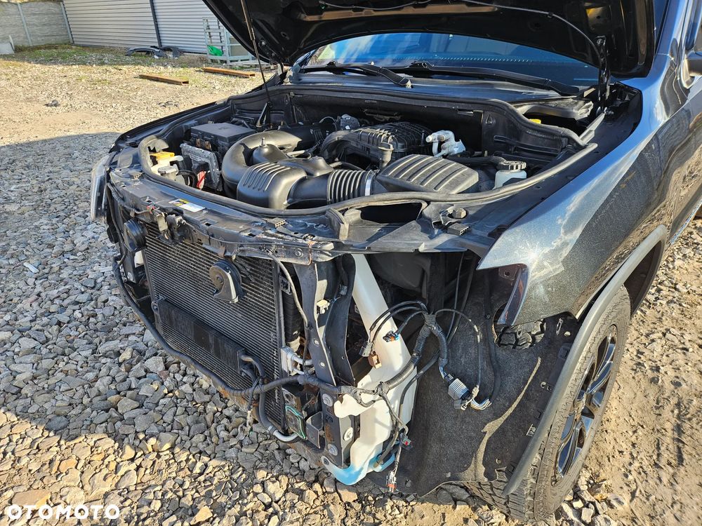 Jeep Grand Cherokee - 12