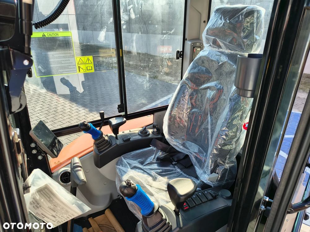 Kubota LONKING CDM6025 3 ŁYŻKI - 17