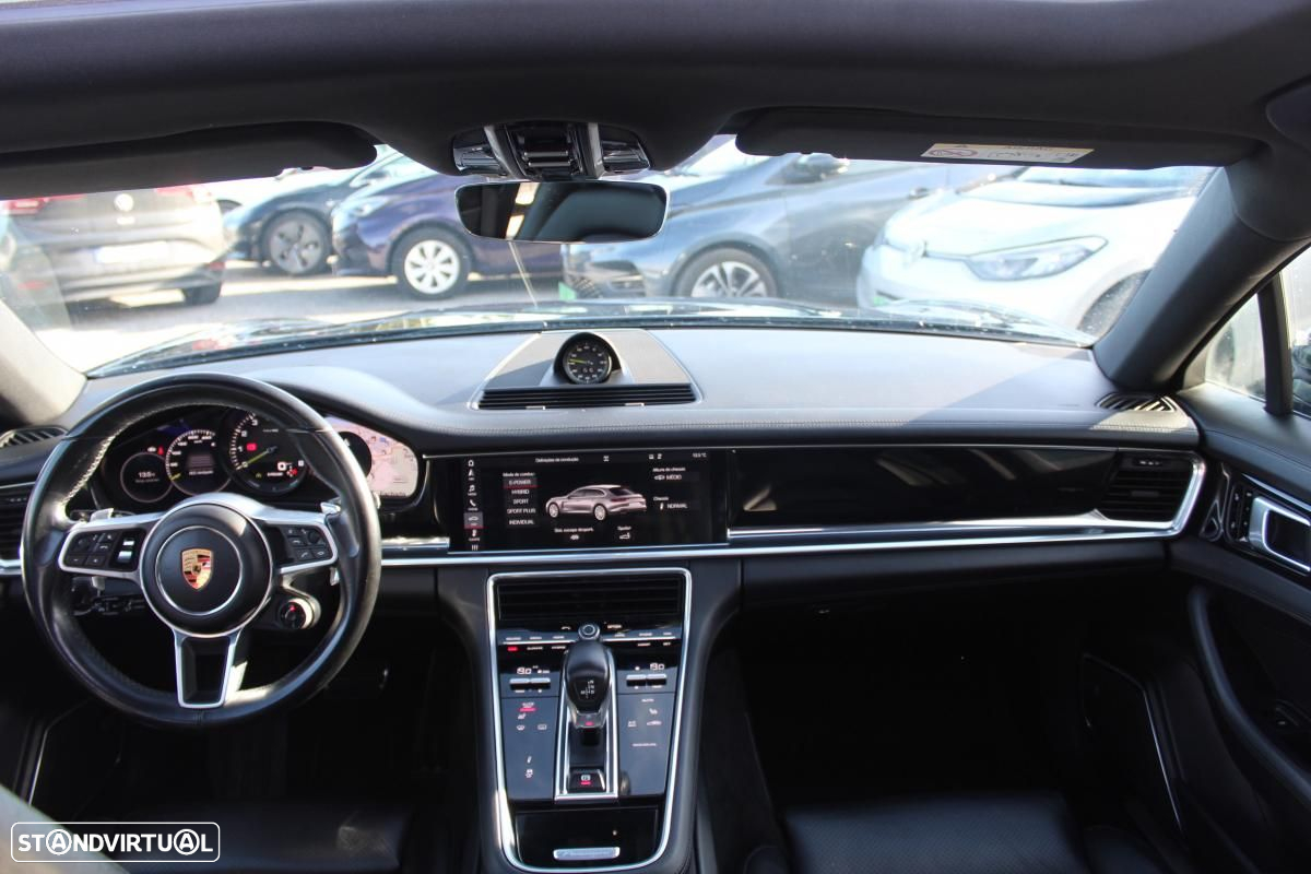 Porsche Panamera Sport Turismo 4 E-Hybrid - 17