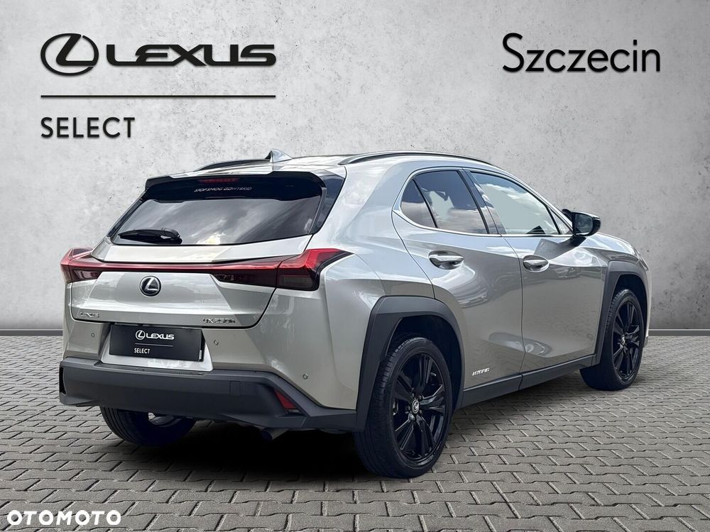 Lexus UX - 5