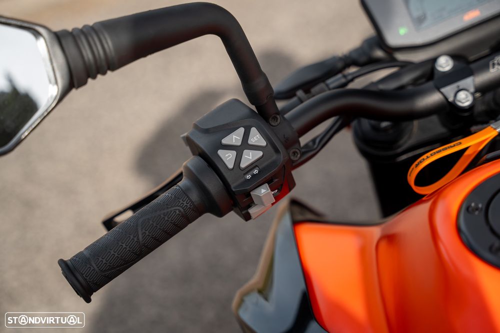 KTM Duke 890 GP - 11