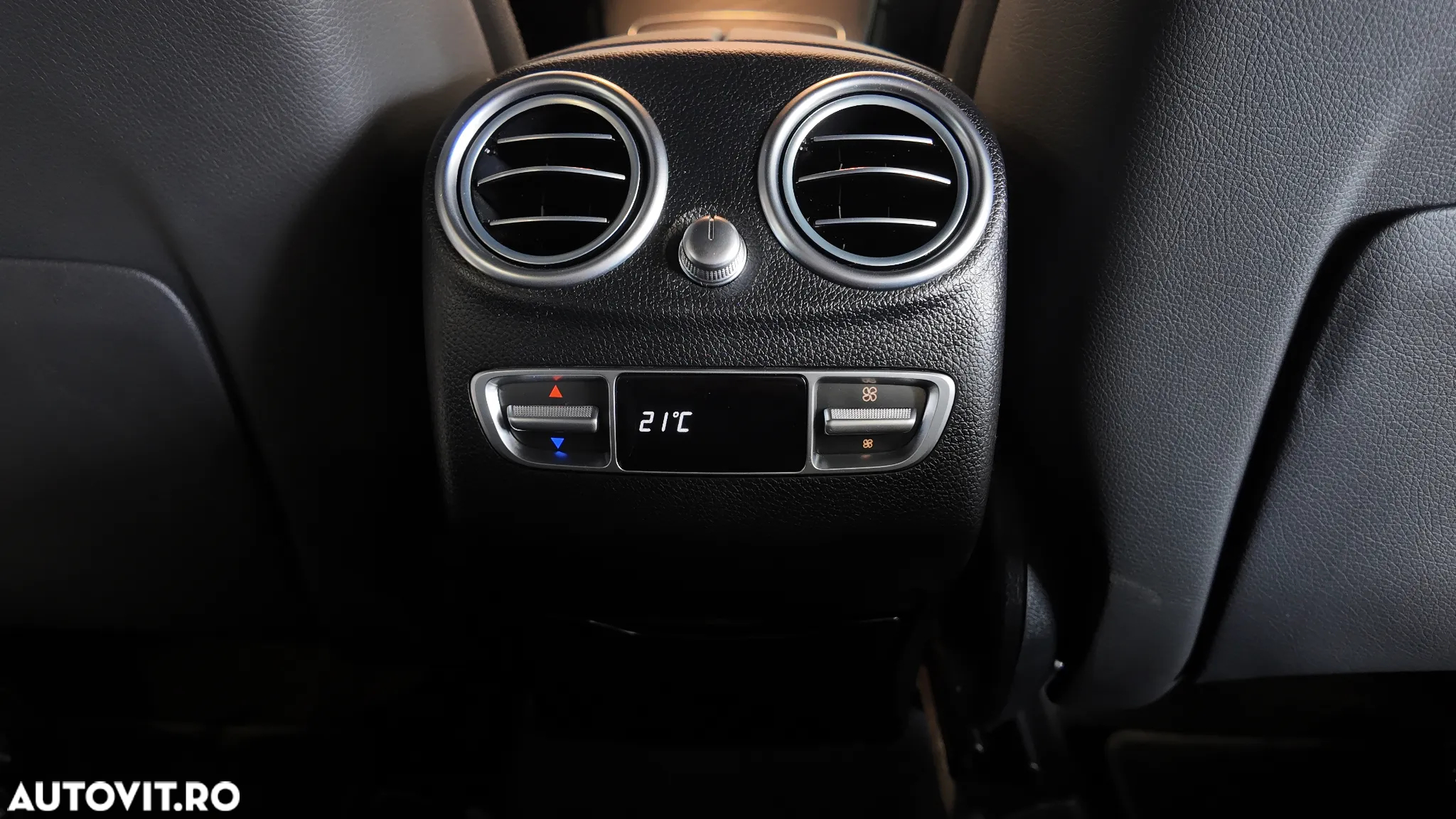Mercedes-Benz GLC 220 d 4Matic 9G-TRONIC - 33