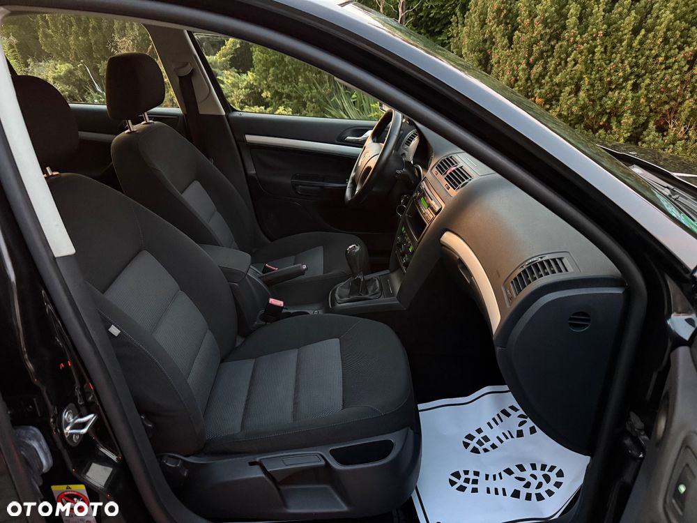 Skoda Octavia 1.6 Ambiente - 9