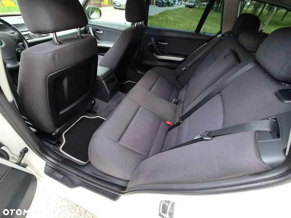 BMW Seria 3 - 26