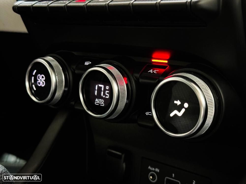 Renault Clio 1.0 TCe Exclusive CVT - 36