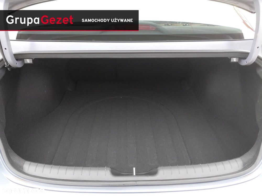 Hyundai Elantra - 19