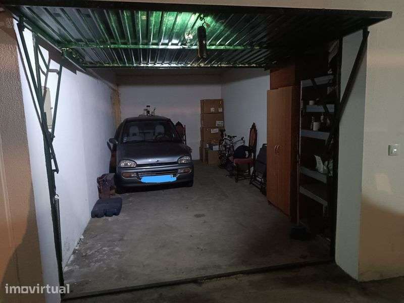 Vende-se Garagem Junto à Estação de Comboios – Castelo Branco - Grande imagem: 2/3