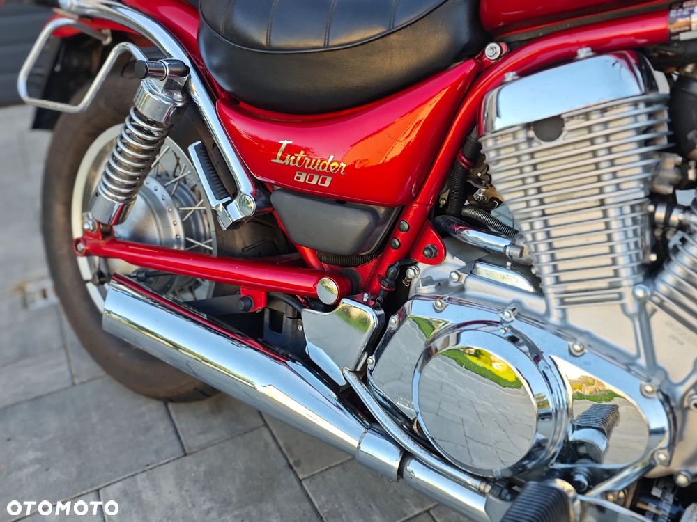 Suzuki Intruder - 26