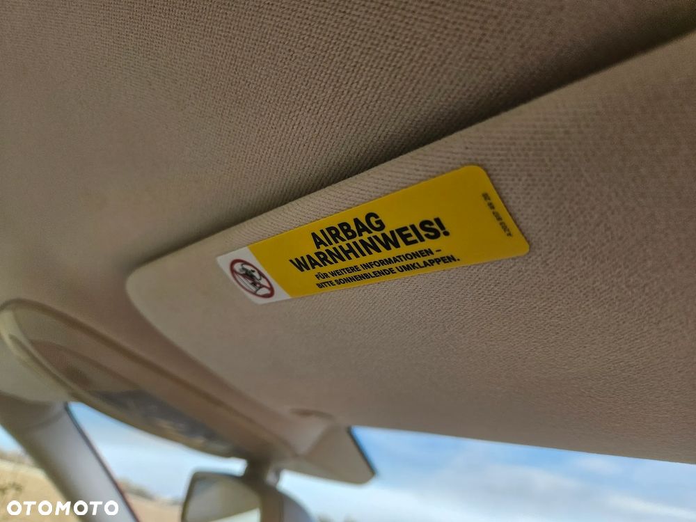 Mercedes-Benz Klasa E 320 Classic - 37