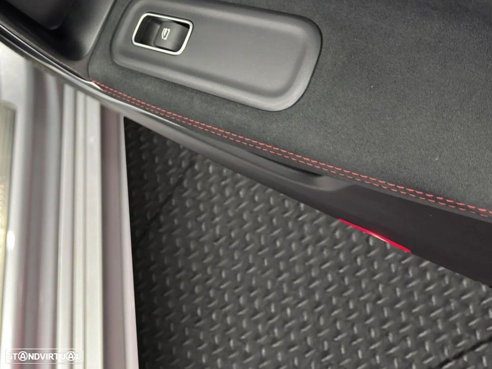 Mercedes-Benz CLA 250 e Shooting Brake AMG Line - 16