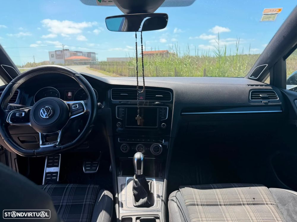 VW Golf - 25