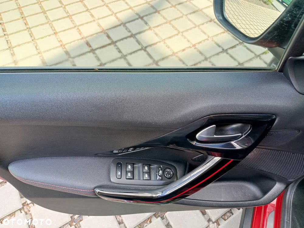 Peugeot 2008 PureTech 130 GPF Stop&Start Allure - 24